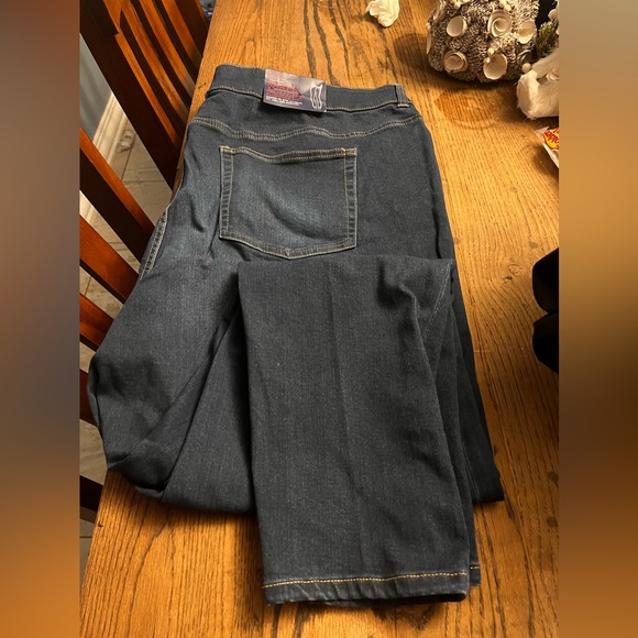 Chaps Womans FIT, SHAPE, SCULPT Slimming Fit Jeans!! - Picture 2 of 10